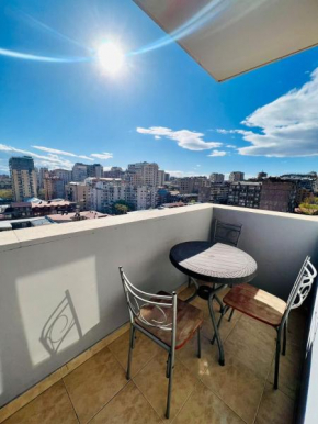 Luxury Spacious 2Bedroom +Balcony Near Opera and Northern Avenue, Middle Of Center